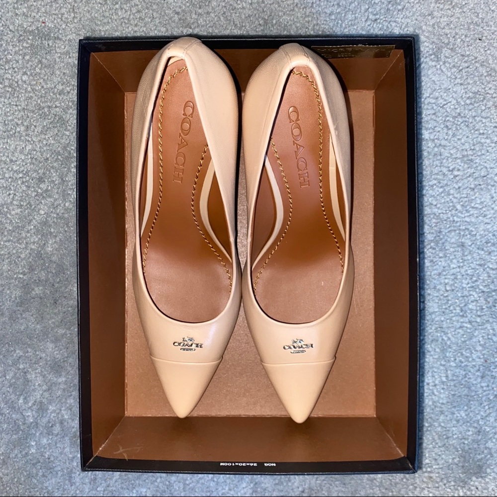 BNIB! COACH Pump - Picture 1 of 7